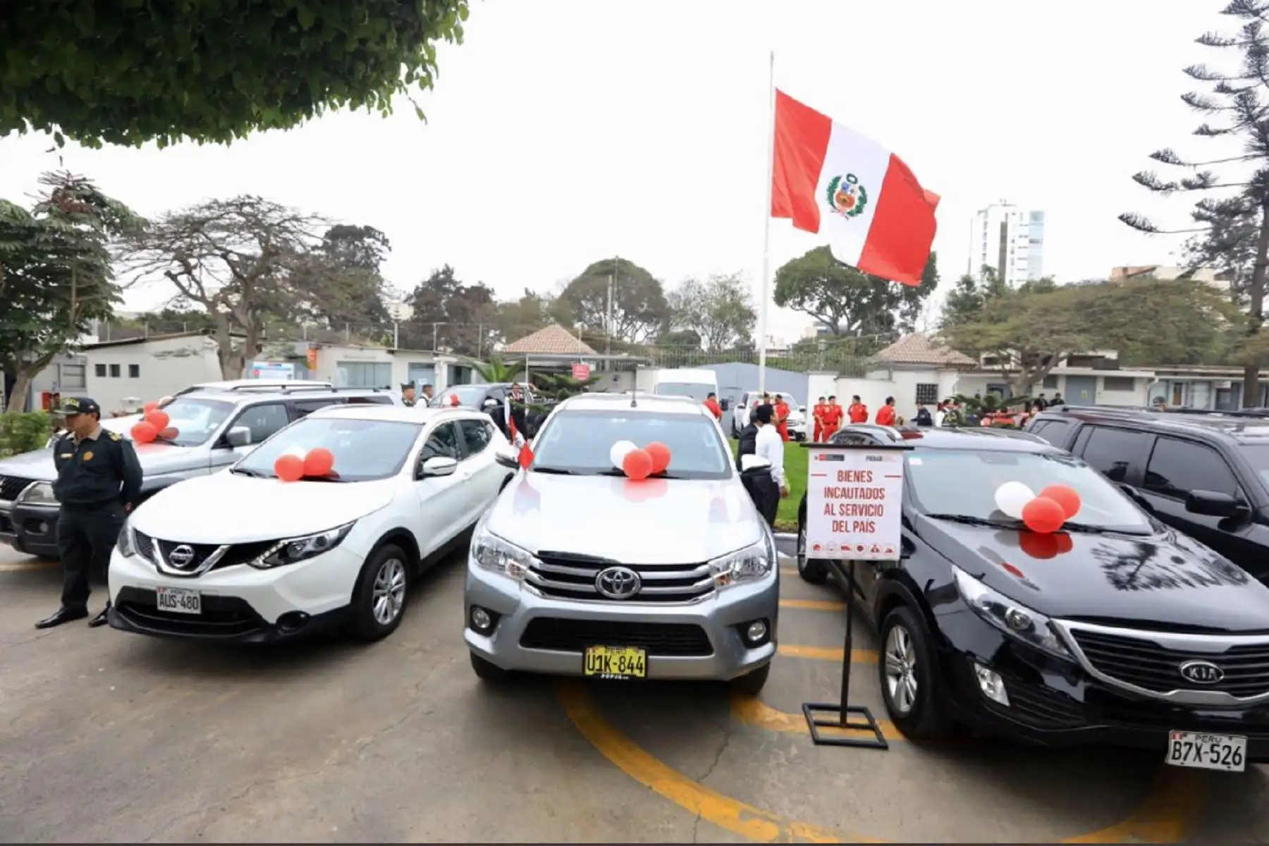 Minjus entrega vehículos a PNP