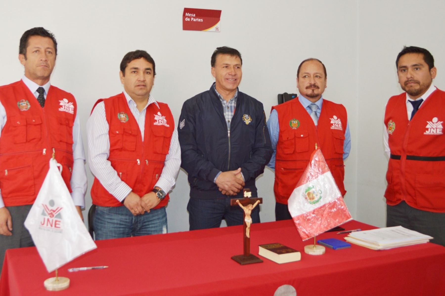 El Jurado Electoral Especial (JEE) de Cajamarca proclamó alcalde electo del distrito de Huasmín a Rodolfo Cruzado Guevara.