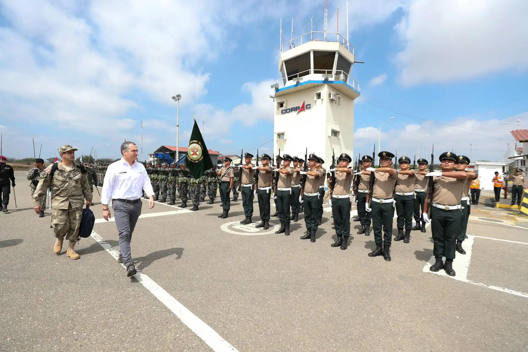 Presidente del Consejo de Ministros realizó visita de trabajo a Tumbes para la inauguración de obras de rehabilitación de pistas y verificar los avances de la mesa de trabajo sobre reconstrucción.
Foto: ANDINA/PCM