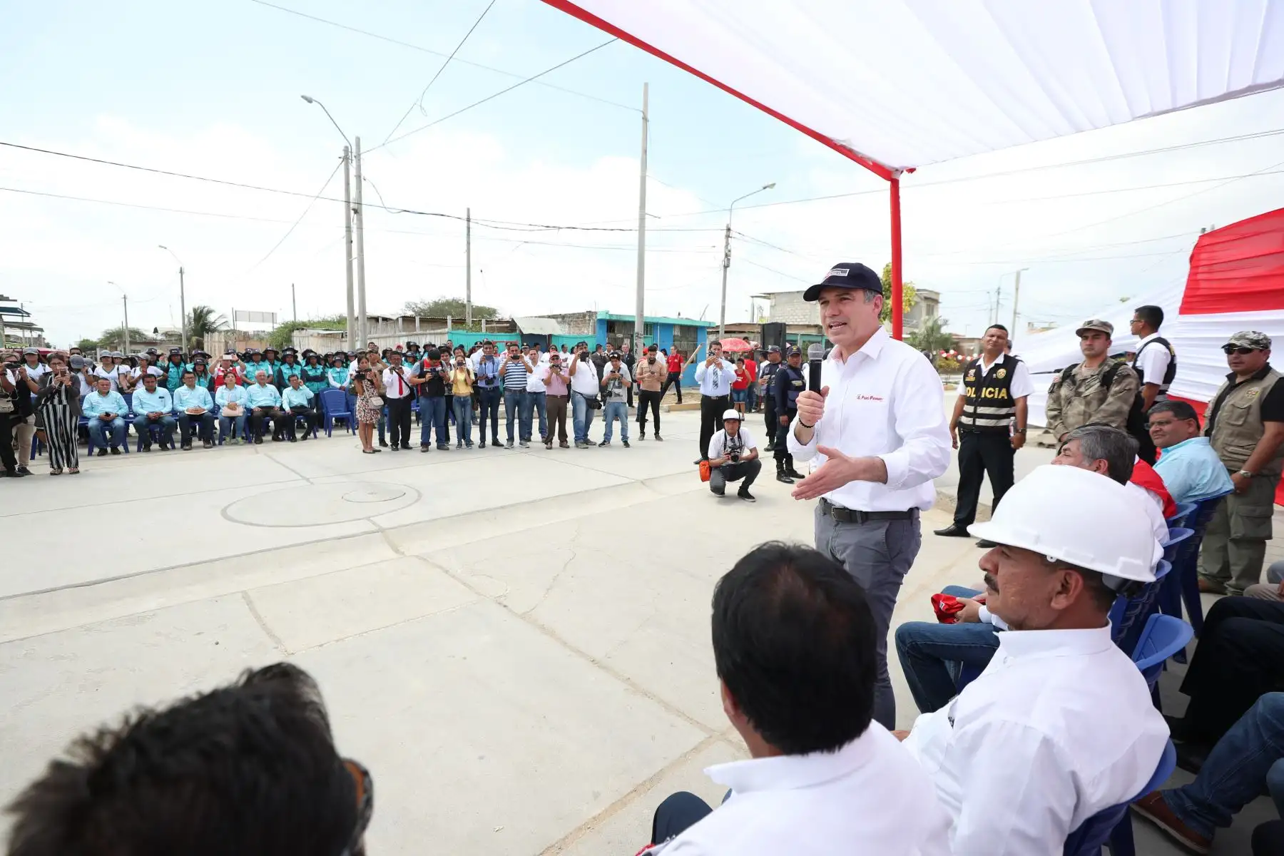 Presidente del Consejo de Ministros realizó visita de trabajo a Tumbes para la inauguración de obras de rehabilitación de pistas y verificar los avances de la mesa de trabajo sobre reconstrucción.
Foto: ANDINA/PCM