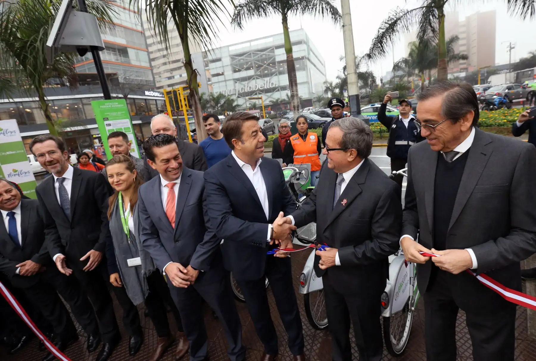 Ceremonia de inauguración del primer servicio público de bicicletas en el Perú, CityBike Lima .Foto: ANDINA/Norman Córdova