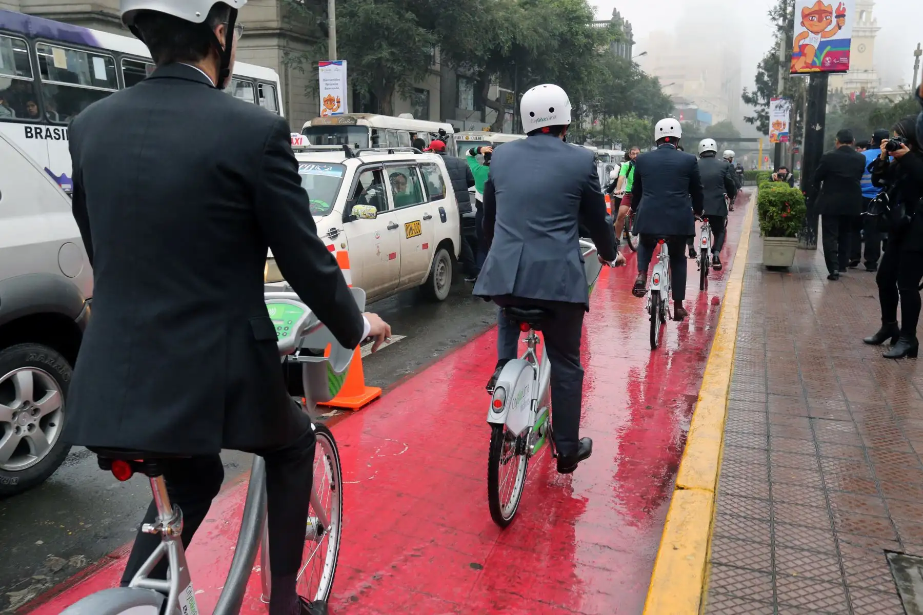 Ceremonia de inauguración del primer servicio público de bicicletas en el Perú, CityBike Lima .Foto: ANDINA/Norman Córdova