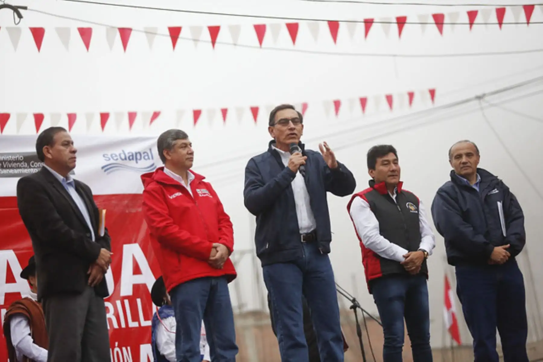 Presidente Martín Vizcarra participa en obras de entrega de agua y alcantarillado en Ate Vitarte.