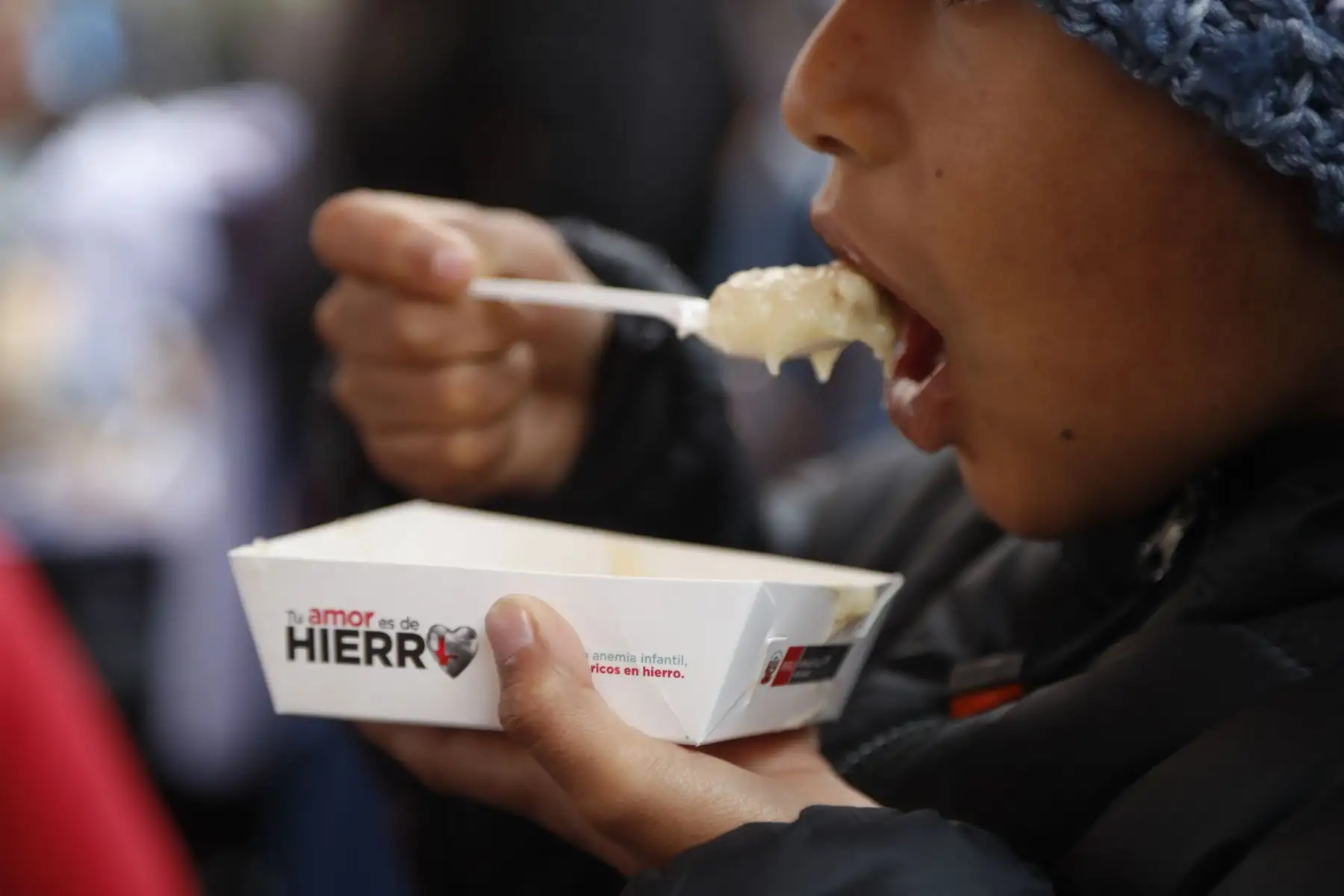 Con la presencia de la ministra de Salud, Zulema Tomás Gonzáles; el Instituto Nacional de Salud del Niño San Borja realizó un Food Truck “Sazón de Hierro” donde degustaron 500 raciones de cinco platillos nutritivos.
Foto: ANDINA/Josue Ramos