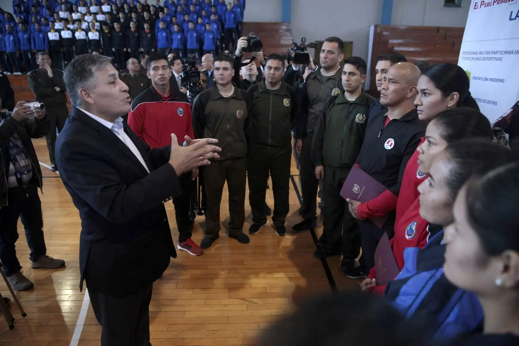 Ministro de Defensa, Jorge Moscoso, presenta deportistas militares clasificados a los Juegos Panamericanos Lima 2019. 
Foto: ANDINA/Miguel Mejía Castro
