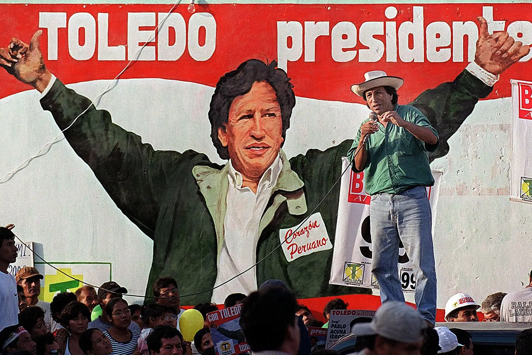 Alejandro Toledo, dando un discurso en la ciudad de Chiclayo el 17 marzo 2000. 
Foto: Archivo El Peruano