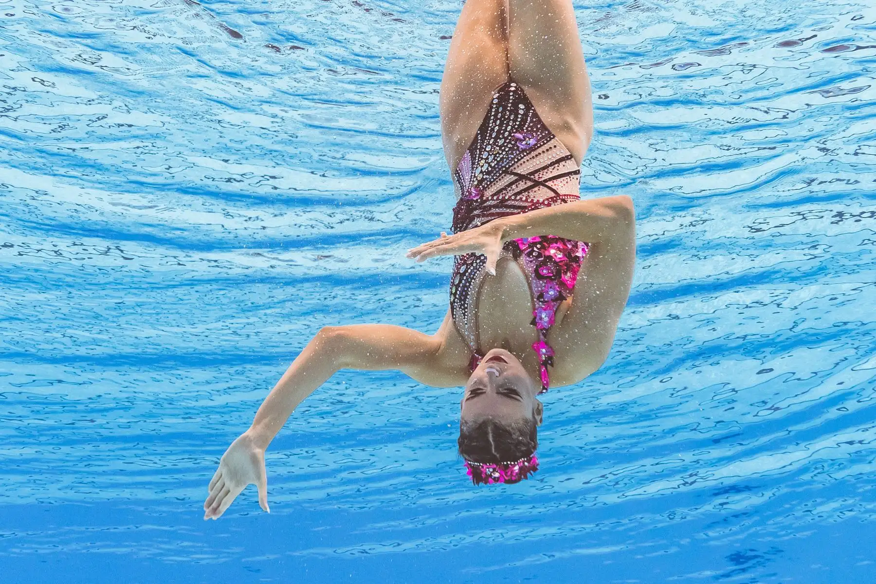 Vasiliki Alexandri de Austria compite en el evento de natación artística durante el campeonato mundial 2019 en Corea del Sur. Foto: AFP