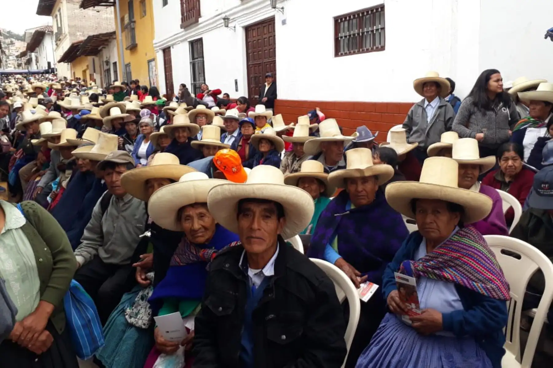 Con “carritos pagadores” programa Pensión 65 entrega subvención económica a sus usuarios. ANDINA/Difusión