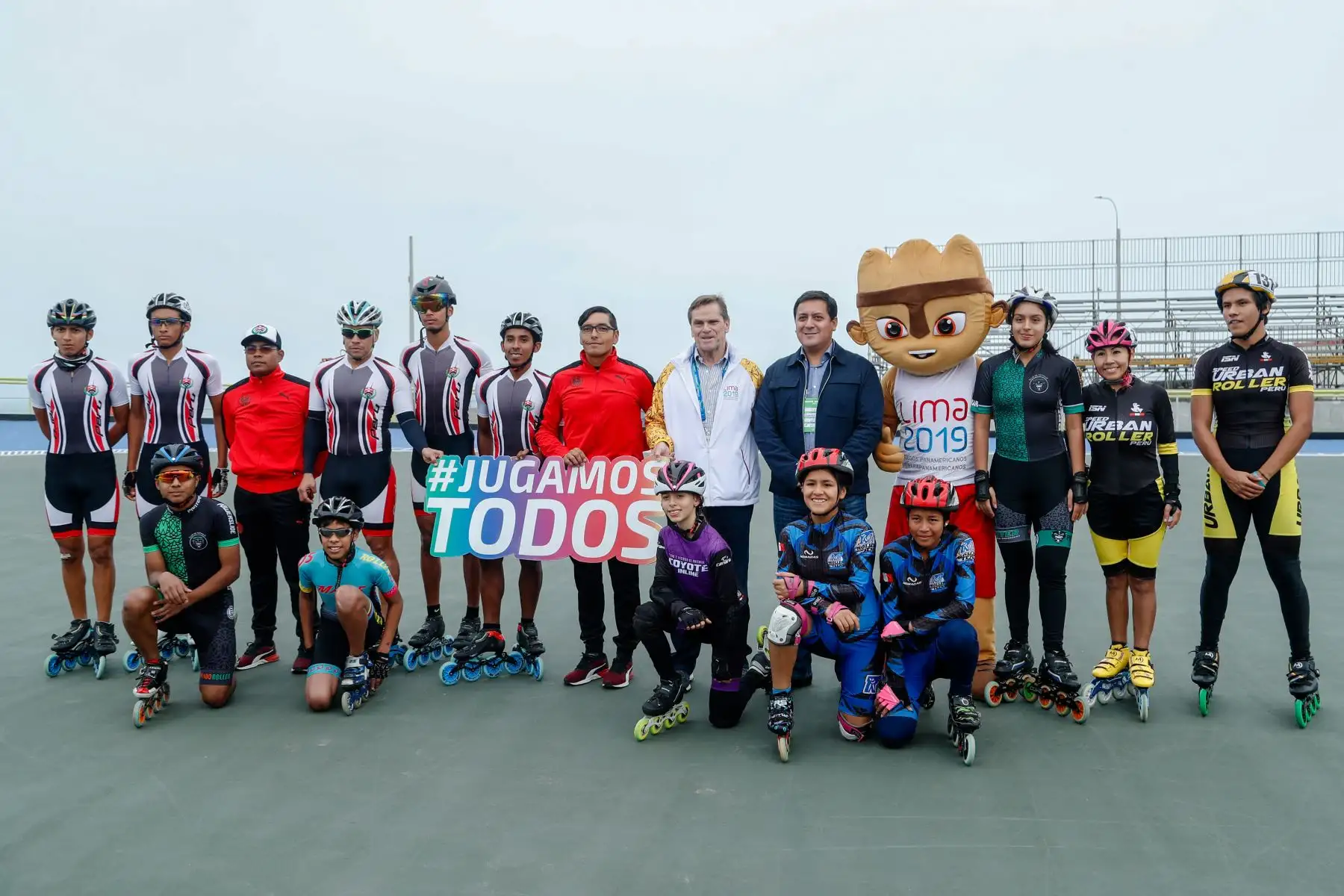 Recorrido de los seleccionados de vóleibol de playa y patinaje de velocidad en la sede Costa Verde San Miguel, con la presencia del presidente de COPAL, Carlos Neuhaus Foto: ANDINA/Josue Ramos