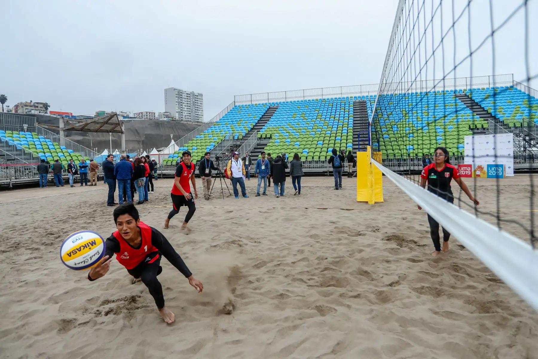 Recorrido de los seleccionados de vóleibol de playa en la sede Costa Verde San Miguel, Lisbeth Allcca, Alexandra Mendoza, Bruno seminario, Gabriel Vásquez, deportistas que participarán en Vóleibol de playa en los Juegos Panamericanos Lima 2019 Foto: ANDINA/Josue Ramos