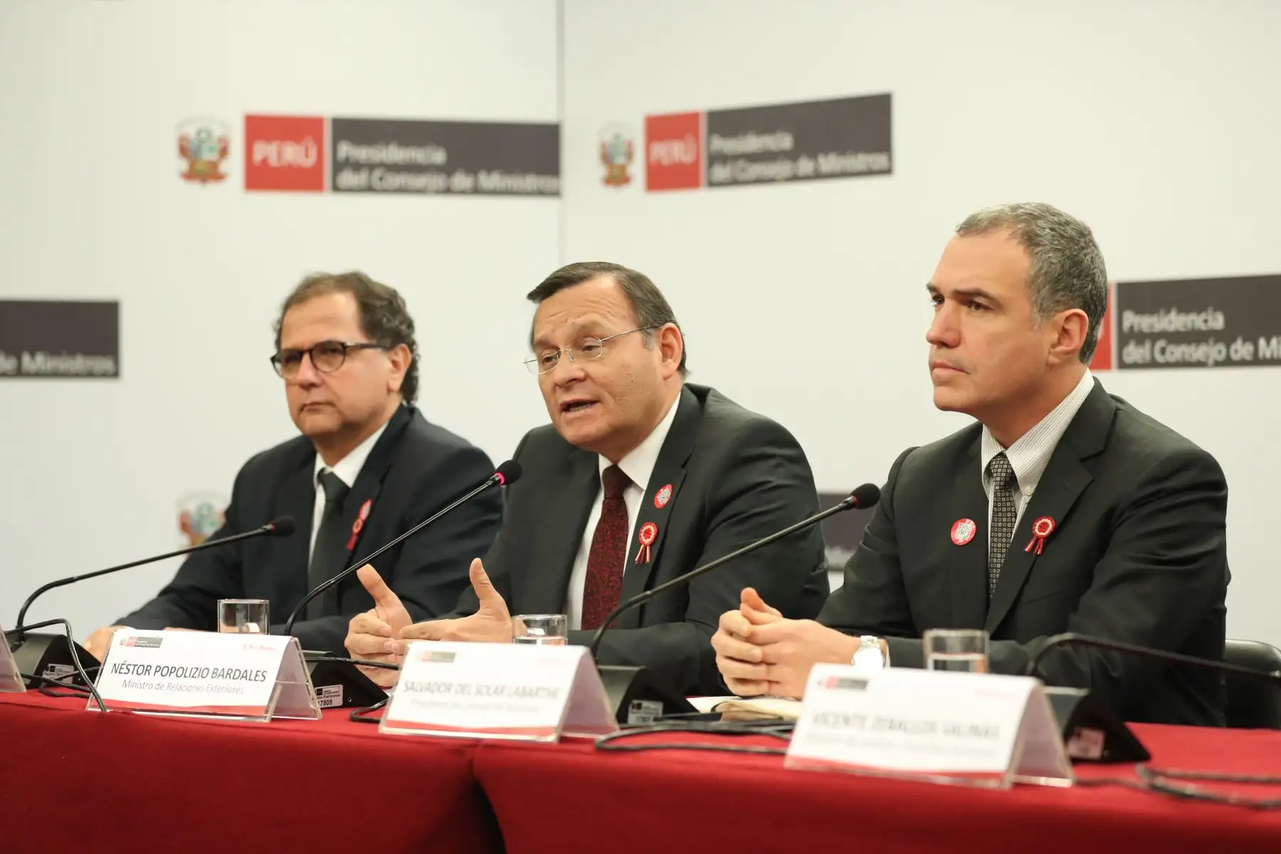 Primer ministro, Salvador del Solar brinda conferencia de prensa para abordar temas de la coyuntura nacional luego de la reunión del Consejo de Ministros.
Foto: ANDINA/Prensa Presidencia