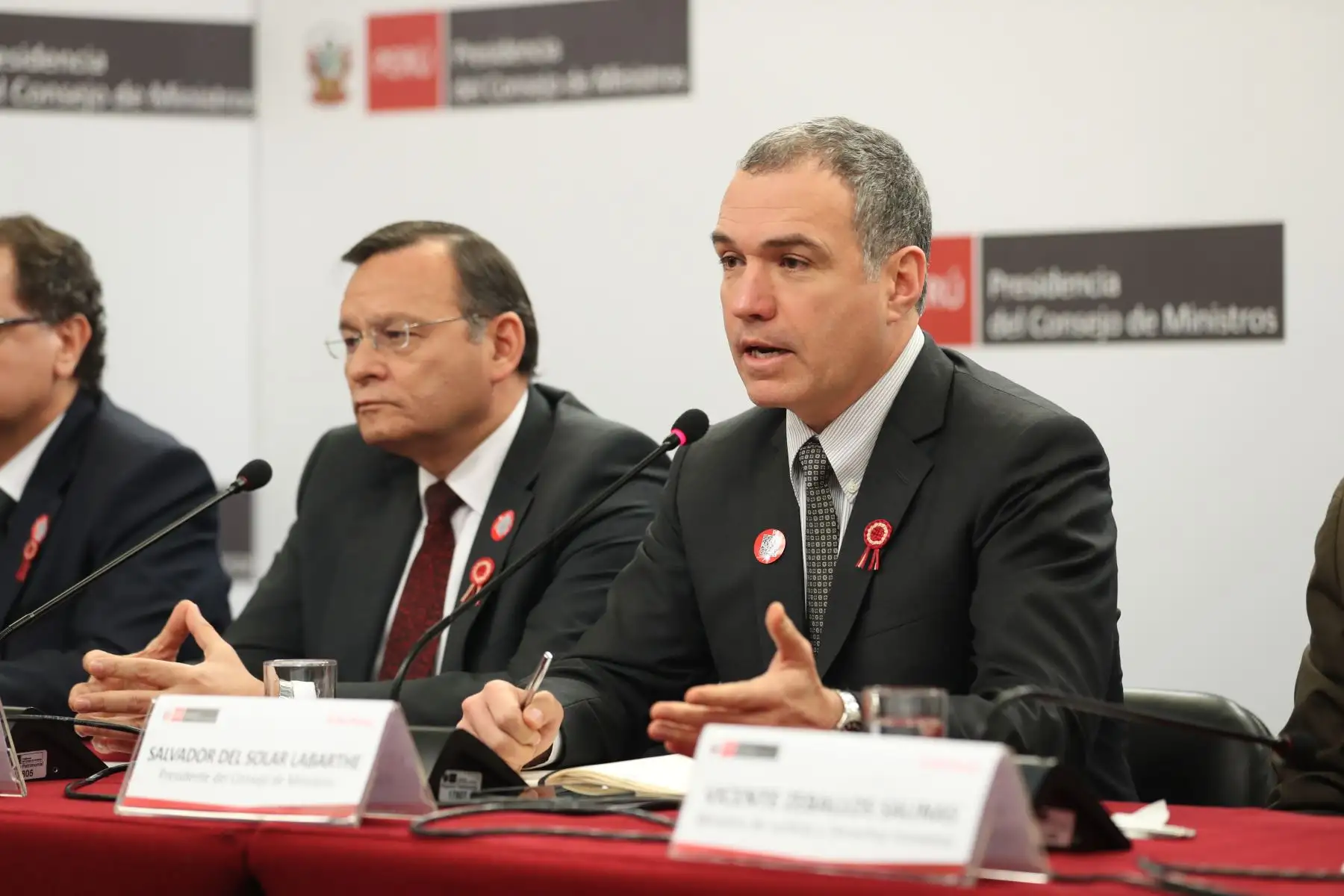 Primer ministro, Salvador del Solar brinda conferencia de prensa para abordar temas de la coyuntura nacional luego de la reunión del Consejo de Ministros.
Foto: ANDINA/Prensa Presidencia