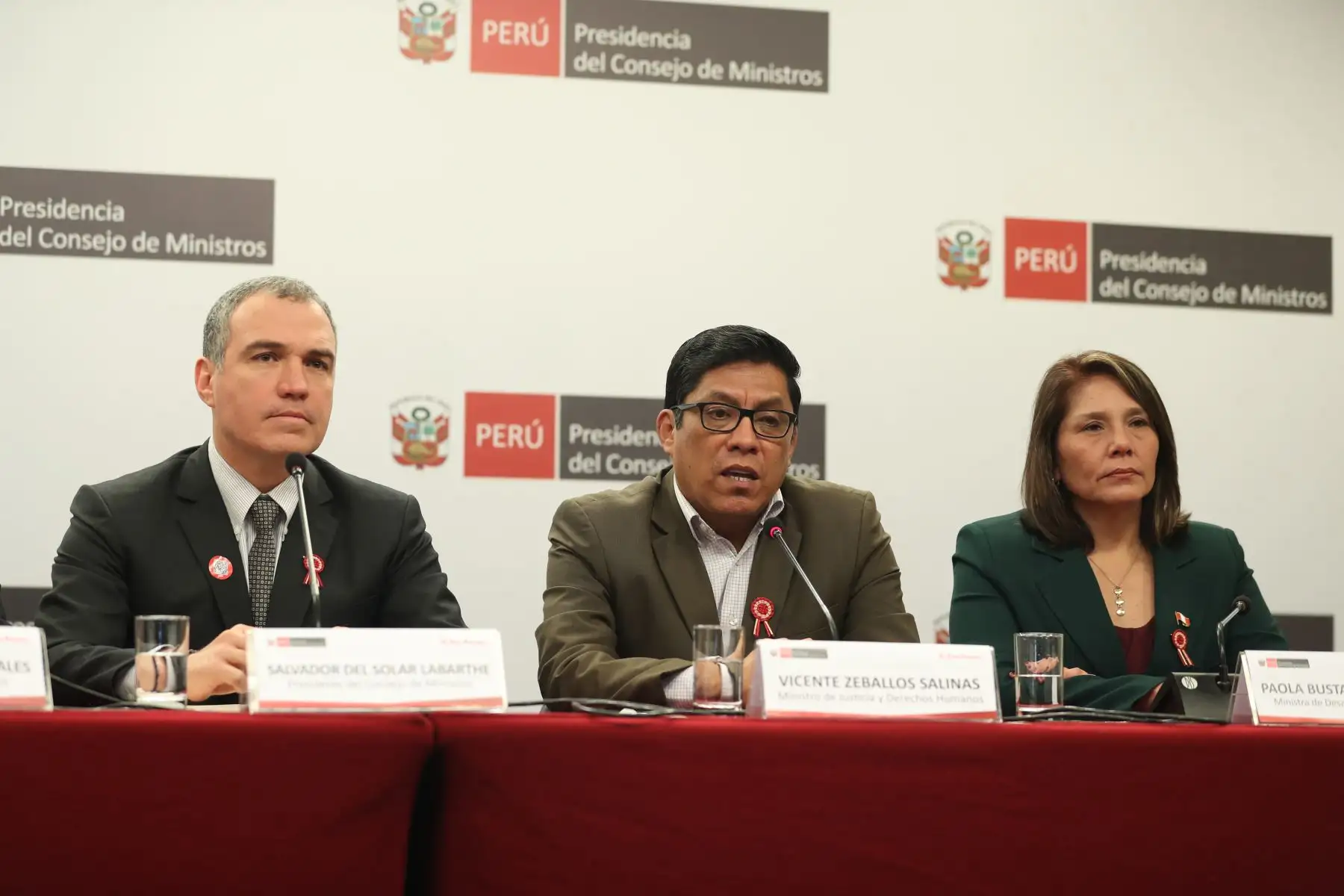 Primer ministro, Salvador del Solar brinda conferencia de prensa para abordar temas de la coyuntura nacional luego de la reunión del Consejo de Ministros.
Foto: ANDINA/Prensa Presidencia