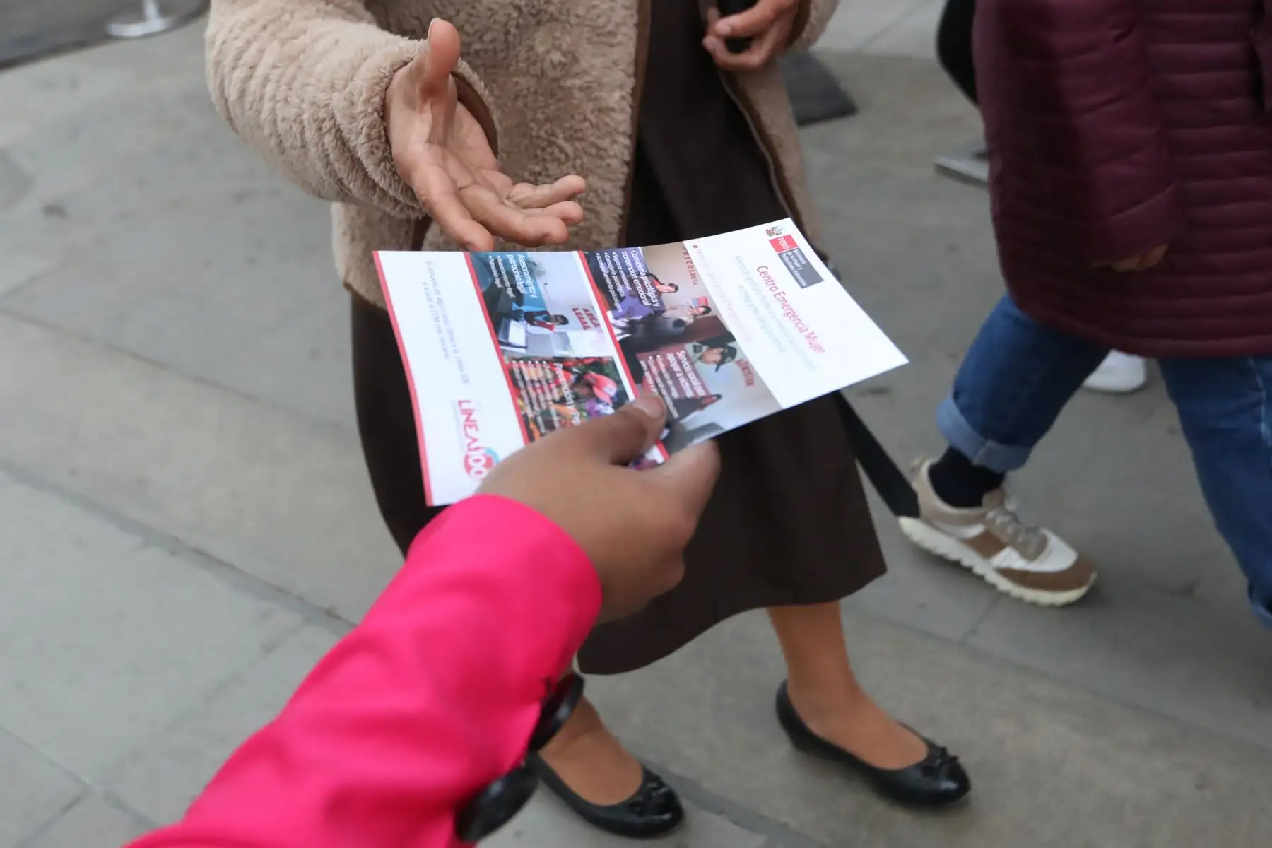Como parte de la campaña "El acoso es violencia" el ministerio de la Mujer y Poblaciones Vulnerables se presenta en el Mall del Sur para visibilizar el sentir y opinión de la población respecto al acoso sexual. Foto: ANDINA/Melina Mejía
