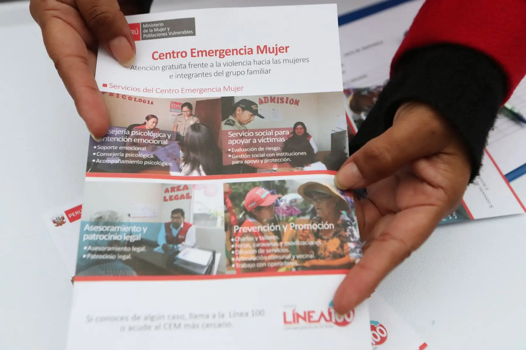 Como parte de la campaña "El acoso es violencia" el ministerio de la Mujer y Poblaciones Vulnerables se presenta en el Mall del Sur para visibilizar el sentir y opinión de la población respecto al acoso sexual. Foto: ANDINA/Melina Mejía