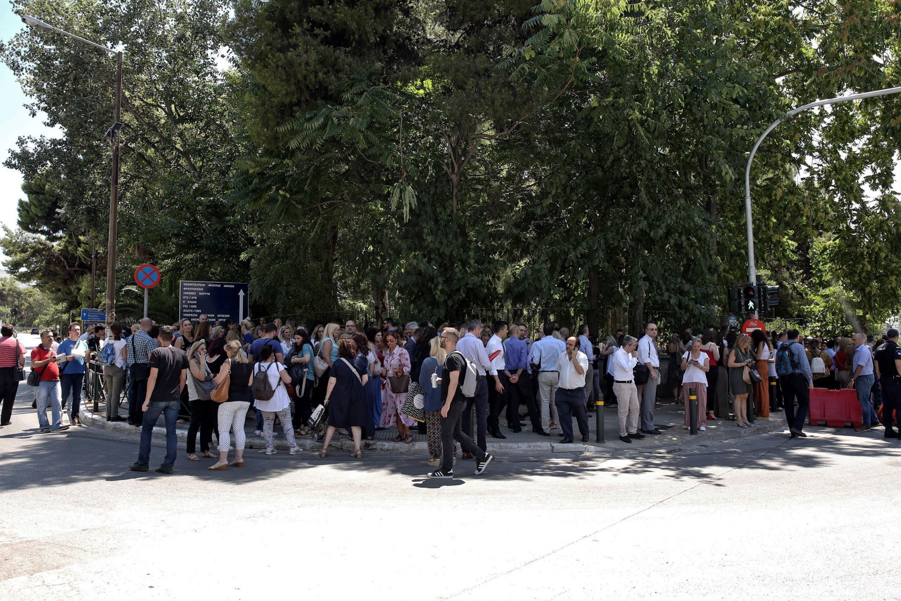 Un terremoto de magnitud 5,1 en la escala de Richter sacudió este mediodía la capital de Grecia. Foto: EFE