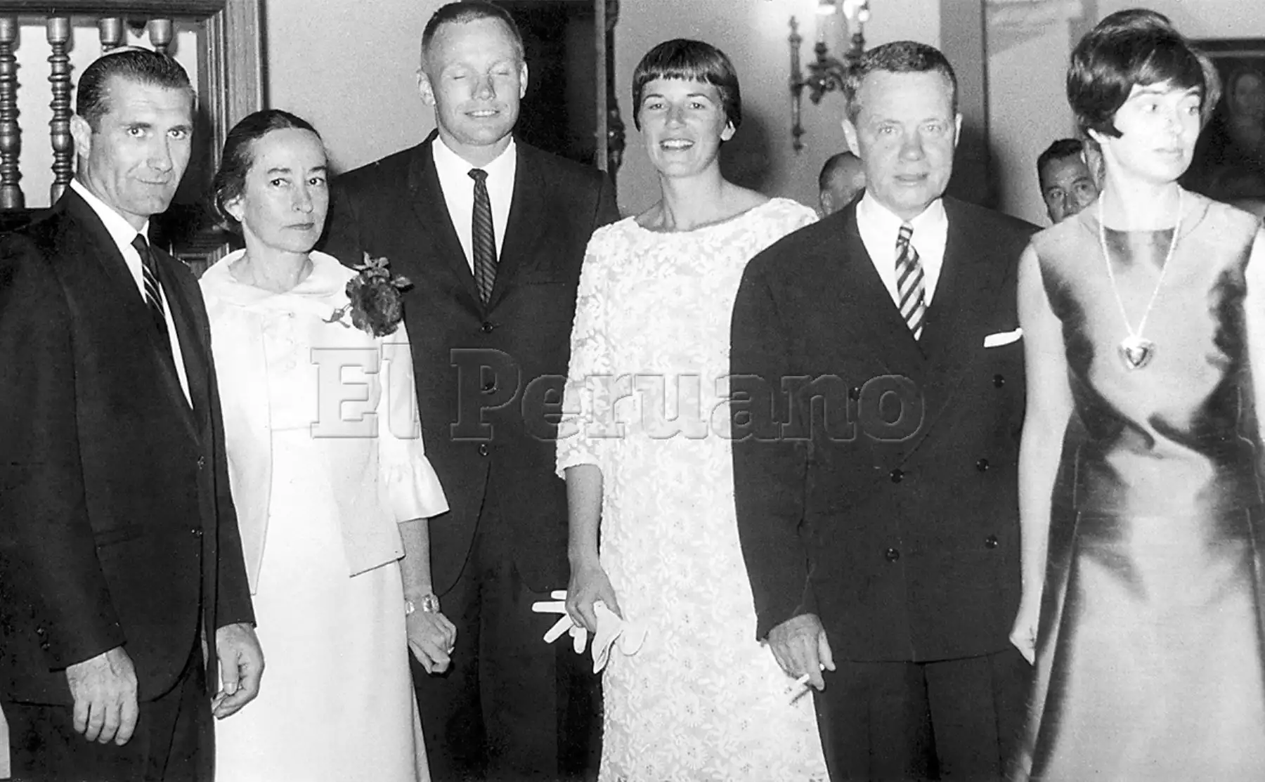 Lima 14 octubre 1966 / La embajada de los Estados Unidos en Lima ofreció una recepción a los astronautas Richard Gordon y Neil Armstrong, quienes visitan Lima en compañía de sus esposas. Foto: Archivo Histórico de EL PERUANO