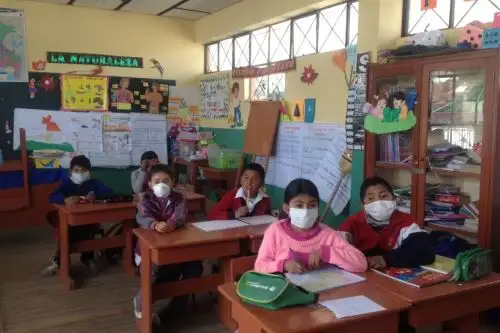Suspenden clases en los colegios ubicados cerca del volcán Ubinas, ubicado en Moquegua, por explosiones y expulsión de cenizas que registró este macizo. ANDINA/archivo
