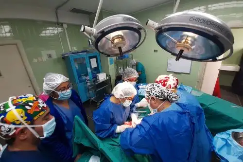 Pequeña de dos años tenía tumor de tres kilos que le extrajeron en el antiguo Hospital del Niño de Breña. Foto: Andina/Difusión