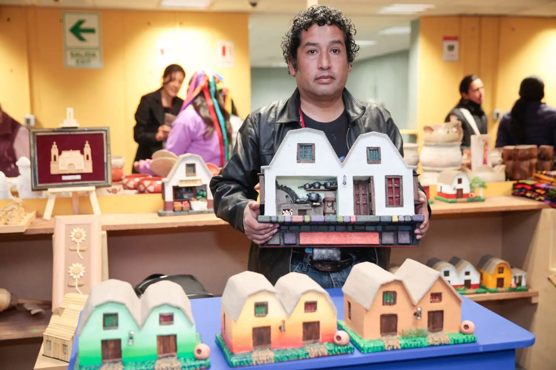 Feria Ruraq maki, Hecho a mano”, exposición-venta de arte tradicional para impulsar el patrimonio cultural inmaterial de los pueblos del país, reflejado en los más finos trabajos de sus artesanos.Foto: ANDINA/ Miguel Mejía
