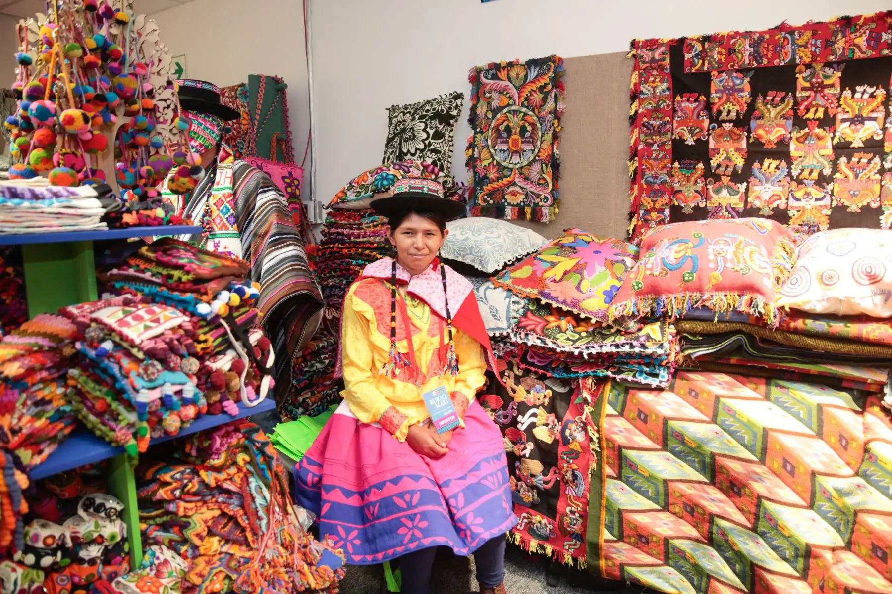 Feria Ruraq maki, Hecho a mano”, exposición-venta de arte tradicional para impulsar el patrimonio cultural inmaterial de los pueblos del país, reflejado en los más finos trabajos de sus artesanos.Foto: ANDINA/ Miguel Mejía