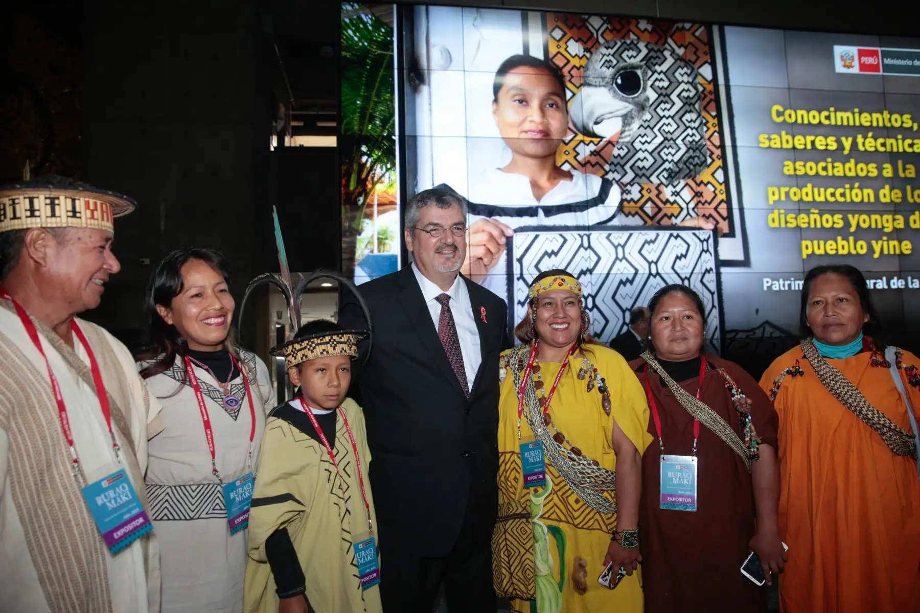 El ministro de Cultura, Luis Jaime Castillo Butters, inaugura la feria Ruraq maki, Hecho a mano”, exposición-venta de arte tradicional para impulsar el patrimonio cultural inmaterial de los pueblos del país, reflejado en los más finos trabajos de sus artesanos.Foto: ANDINA/ Miguel Mejía