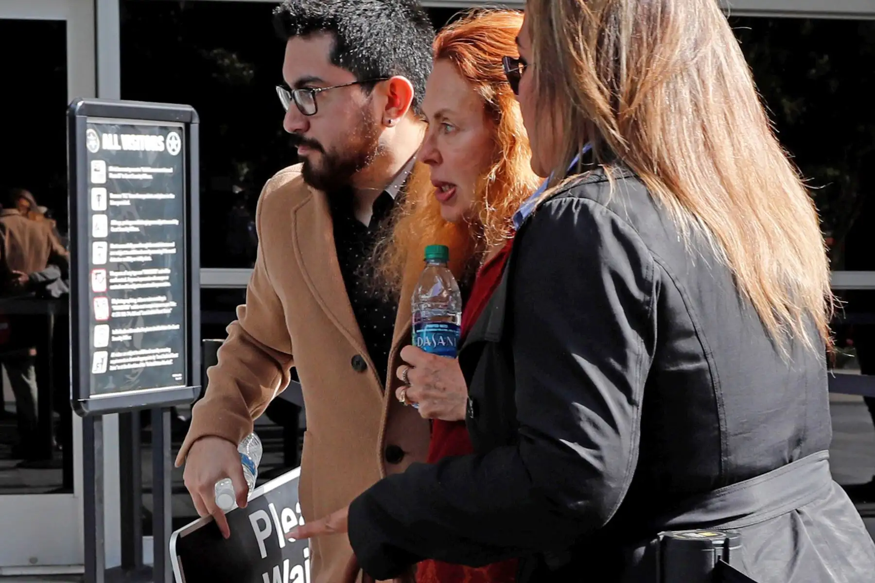 Eliane Karp, esposa de Alejandro Toledo, llegó a la sede del edificio federal Phillip Burton, donde se efectuá la audiencia de fianza contra el expresidente.Foto:EFE