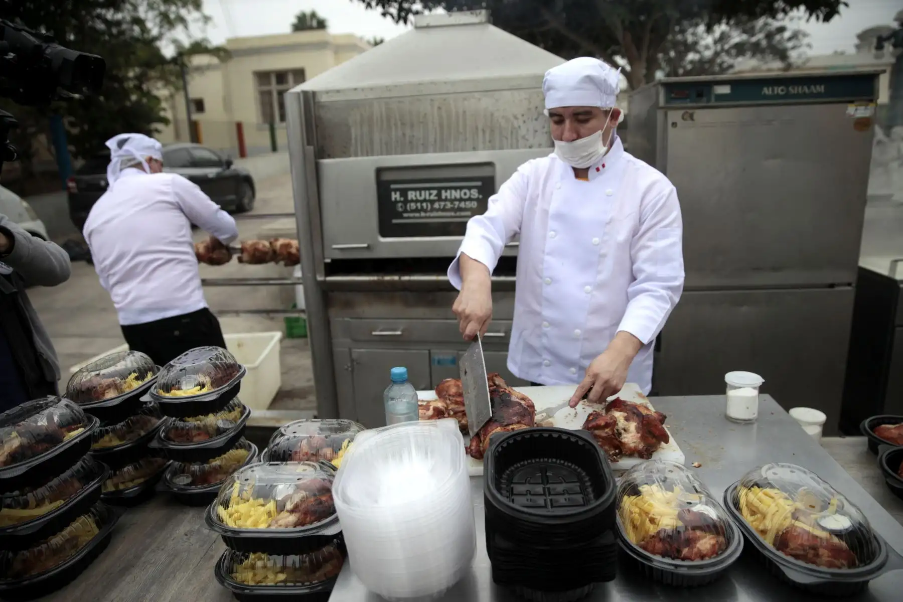 Como antesala al día del Pollo a la Brasa, la Asociación Peruana de Avicultura comparte almuerzo para los niños del Puericultorio Pérez Araníbar en coordinación con el MINAGRI y los restaurantes del segmento.
Foto: ANDINA/Miguel Mejía