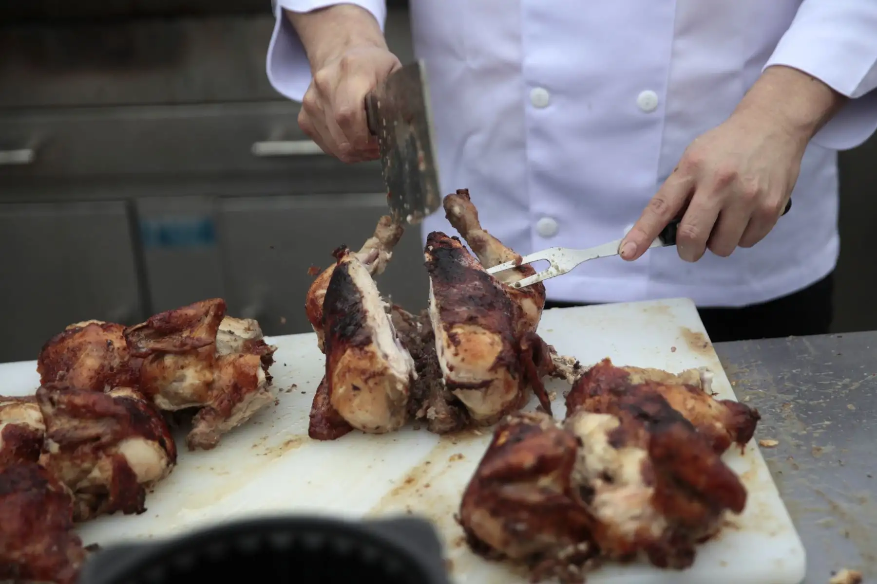 Como antesala al día del Pollo a la Brasa, la Asociación Peruana de Avicultura comparte almuerzo para los niños del Puericultorio Pérez Araníbar en coordinación con el MINAGRI y los restaurantes del segmento.
Foto: ANDINA/Miguel Mejía