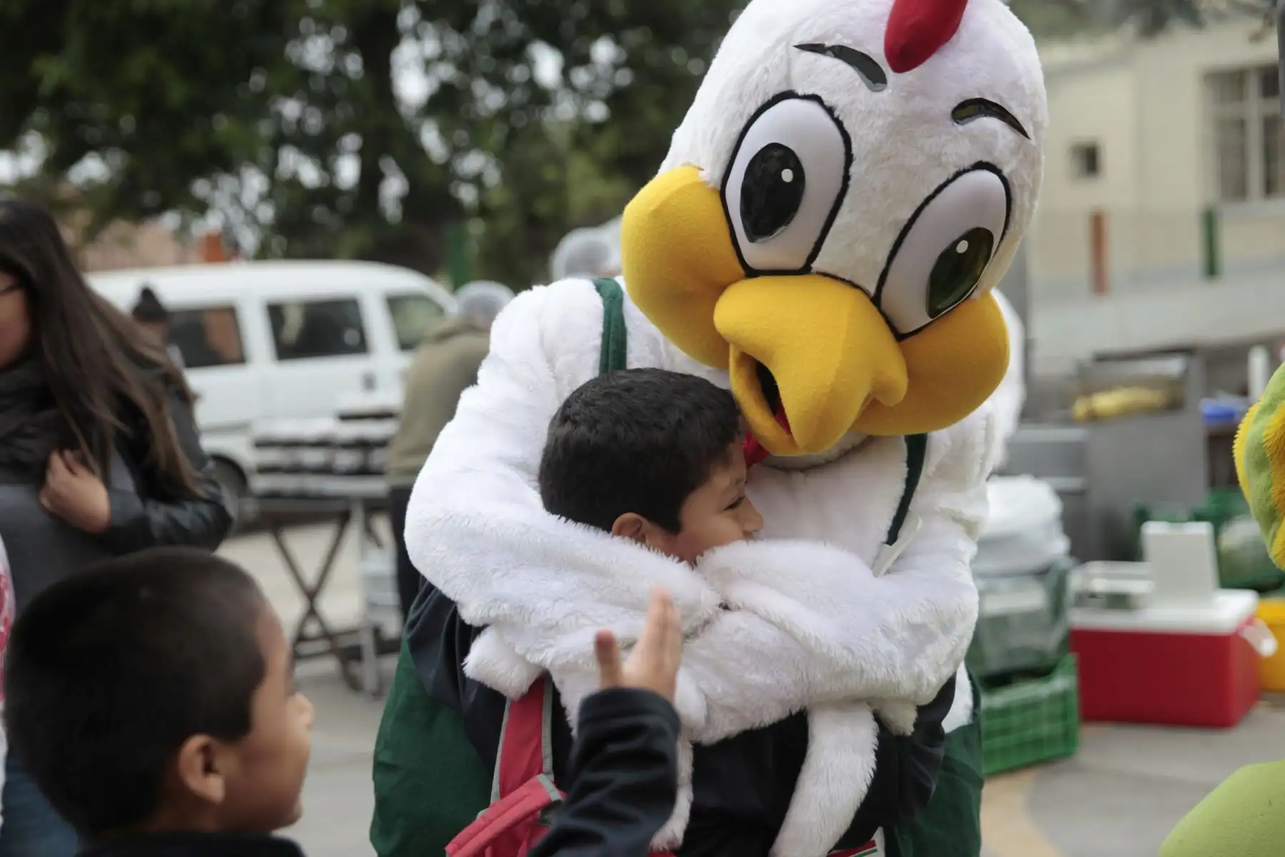 Como antesala al día del Pollo a la Brasa, la Asociación Peruana de Avicultura comparte almuerzo para los niños del Puericultorio Pérez Araníbar en coordinación con el MINAGRI y los restaurantes del segmento.
Foto: ANDINA/Miguel Mejía