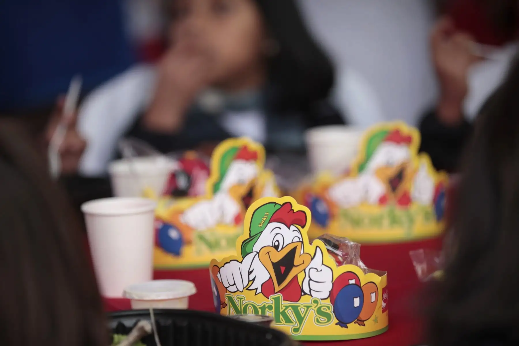 Como antesala al día del Pollo a la Brasa, la Asociación Peruana de Avicultura comparte almuerzo para los niños del Puericultorio Pérez Araníbar en coordinación con el MINAGRI y los restaurantes del segmento.
Foto: ANDINA/Miguel Mejía