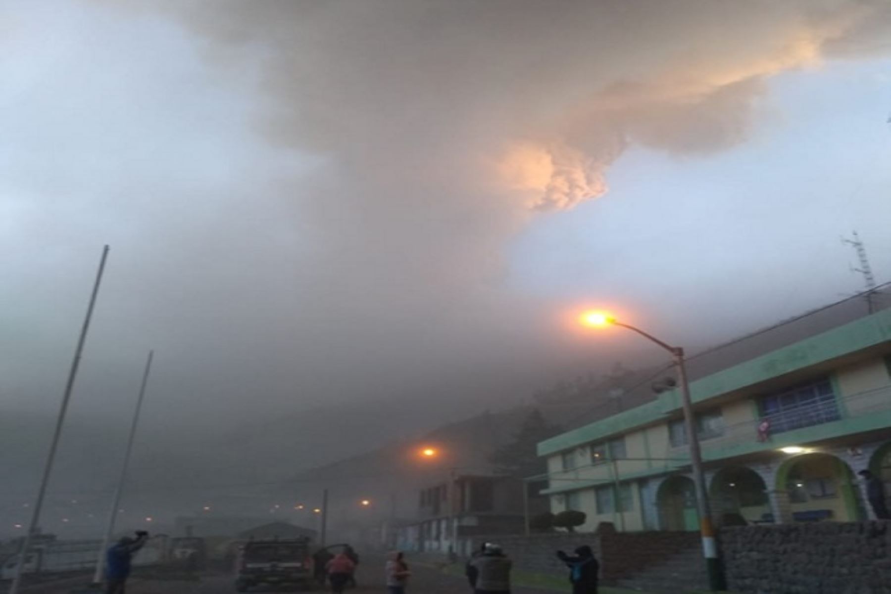 Continúan las erupciones en el volcán Ubinas (Moquegua) y afectan a poblaciones de Arequipa, Puno y Moquegua. Foto: ANDINA/Difusión
