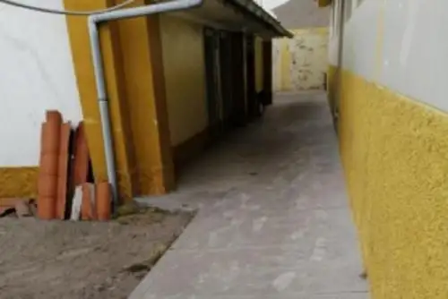 El Ministerio de Educación (Minedu) suspendió las clases en 62 escuelas de las regiones Moquegua, Arequipa y Puno para preservar la integridad física de 1157 alumnos,  tras la dispersión de ceniza por explosión en el volcán Ubinas, informó el Centro de Operaciones de Emergencia Nacional (COEN).