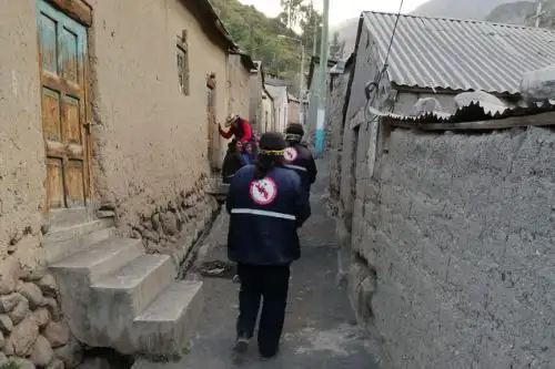 Los brigadistas de la Diresa Moquegua han atendido a los pobladores de Querapi y Tonohaya, afectados por erupción del volcán Ubinas.
