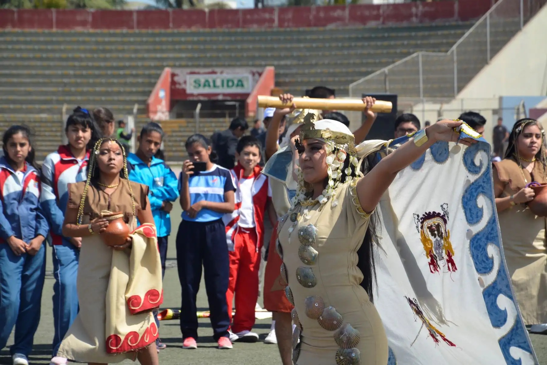 Deportistas y pobladores de Chiclayo recibieron la Antorcha Lima 2019.
Foto: Lima 2019