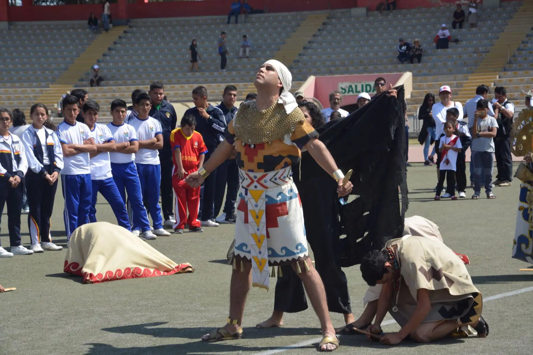 Deportistas y pobladores de Chiclayo recibieron la Antorcha Lima 2019.
Foto: Lima 2019