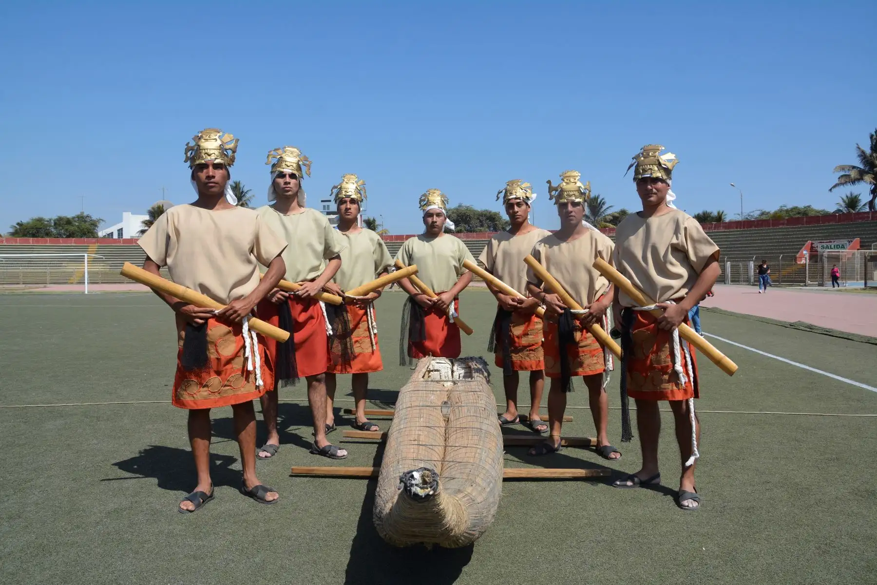 Deportistas y pobladores de Chiclayo recibieron la Antorcha Lima 2019.
Foto: Lima 2019