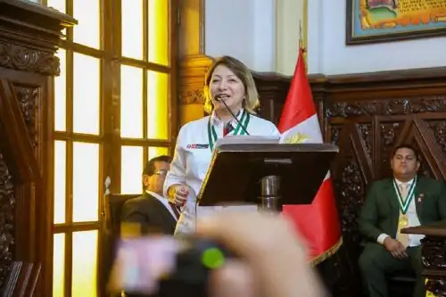 Ministra de la Producción, Rocío Barrios anuncia celebraciones por el Día del Pisco. Foto: Cortesía.
