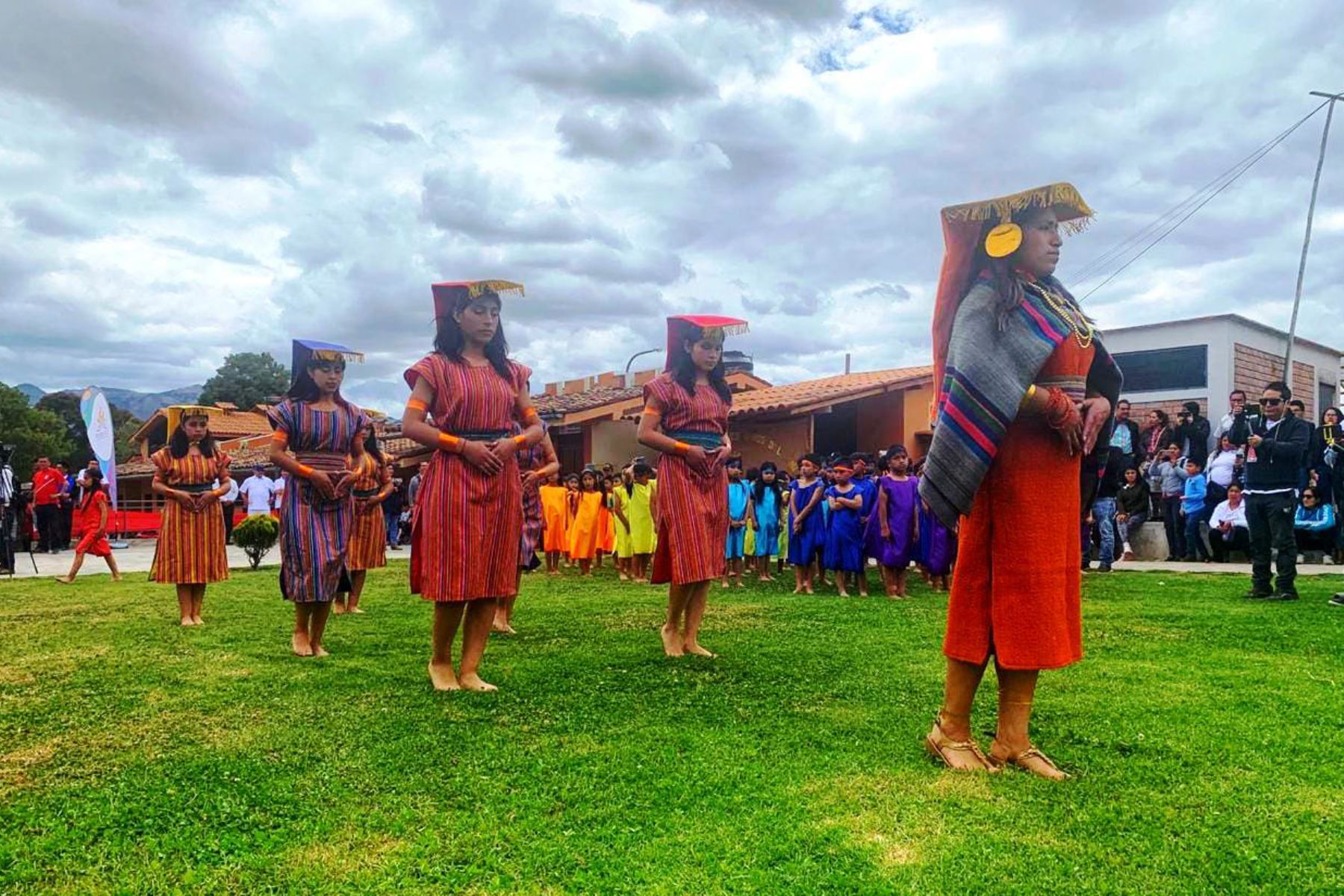 Con danzas coloridas, Cajamarca festeja la llegada de la Antorcha Panamericana en el complejo turístico Los Baños del Inca,