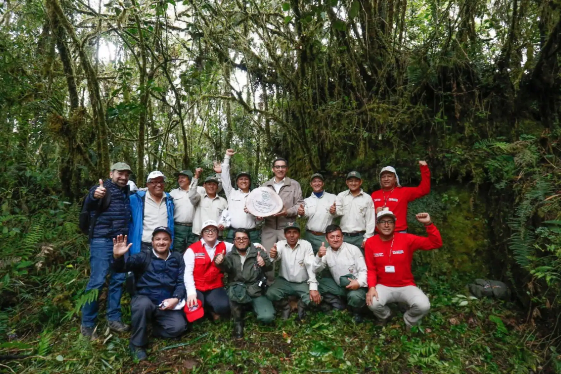 El presidente Martín Vizcarra y el ministro de Comercio Exterior Edgar Vásquez recorrieron El Gran Pajatén como parte de las acciones para ponerlo en valor y convertirlo en un nuevo atractivo turístico del Perú.Foto:ANDINA/MINCETUR