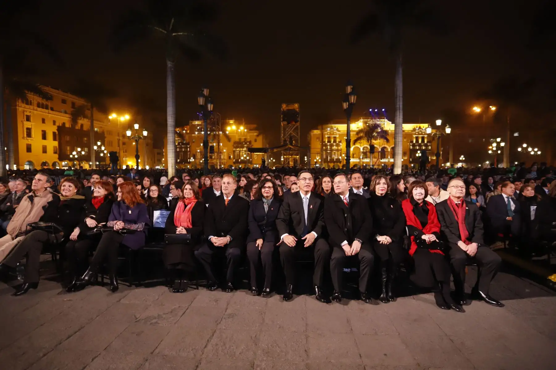 Presidente Martin Vizcarra asistió al concierto  “Serenata por el Perú” que ofreció  el tenor peruano Juan Diego Florez  acompañado por la Orquesta Sinfónica y el Coro Juvenil de Sinfonía Perú, en la Plaza Mayor de Lima.Foto:ANDINA/Prensa Presidencia