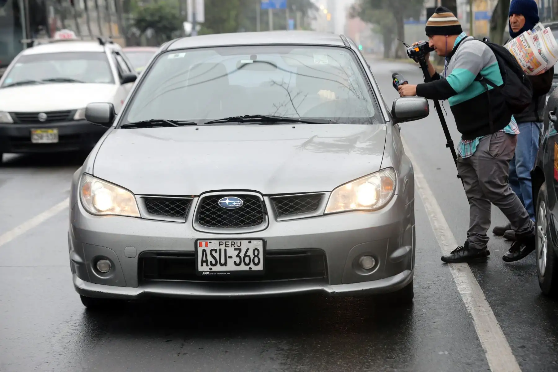 La medida denominada "Hora pico y placa" entró en vigencia hoy para reducir la congestión vehicular en Lima .Foto: ANDINA/Norman Córdova