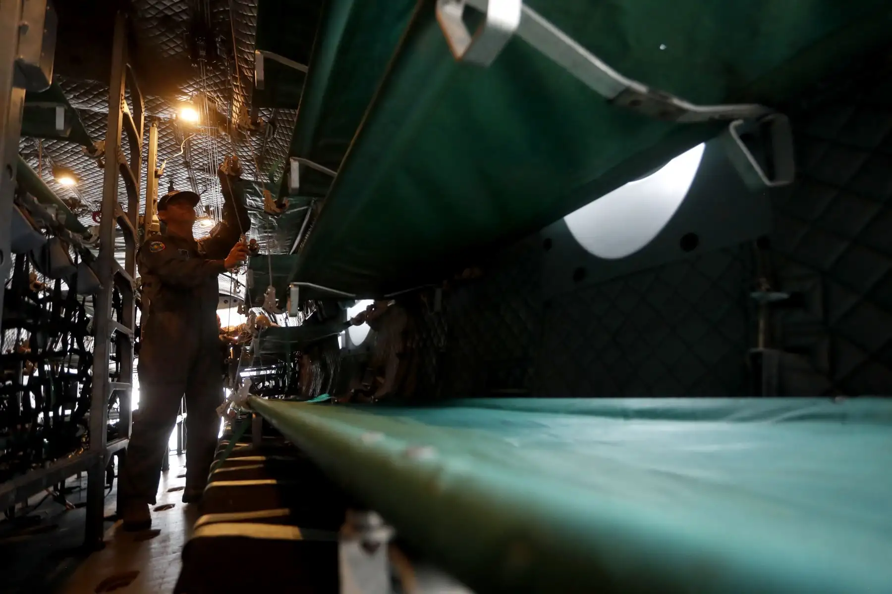 La Aérea moderna aeronave C27J Spartan vista por dentro en casos de emergencias. Foto: ANDINA/Josue Ramos
