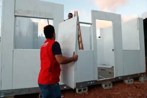 Un total de 667 módulos temporales de vivienda se instalarán en la zona de Sirahuayo del distrito de Ubinas, región Moquegua, donde se construirá un albergue para las familias afectadas por el proceso de erupción del volcán Ubinas, precisó el Ministro de Vivienda, Construcción y Saneamiento (MVCS), Miguel Estrada.