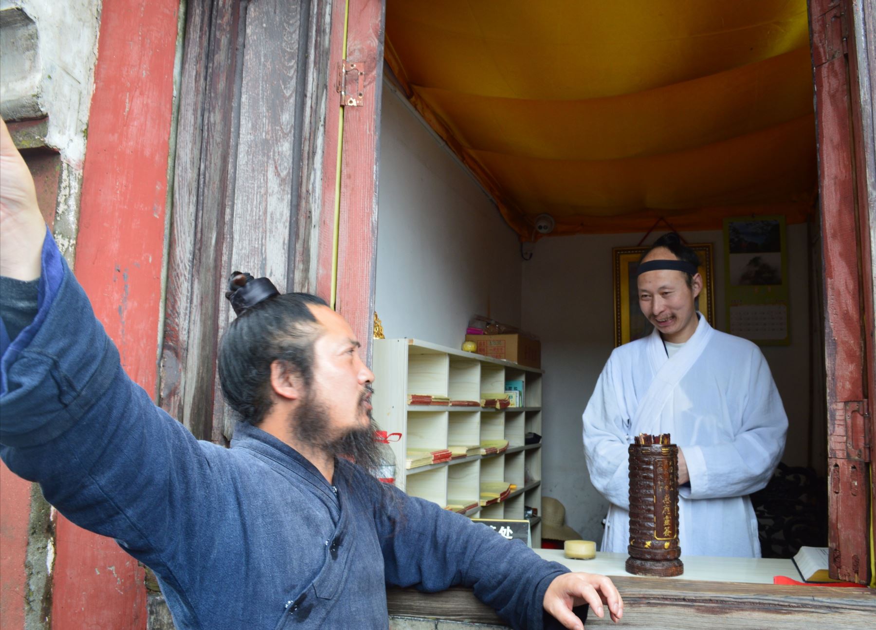 Difusores de la filosofía y el kung  fu taoísta en los montes Wudang, en China. Foto: ANDINA / Víctor Véliz