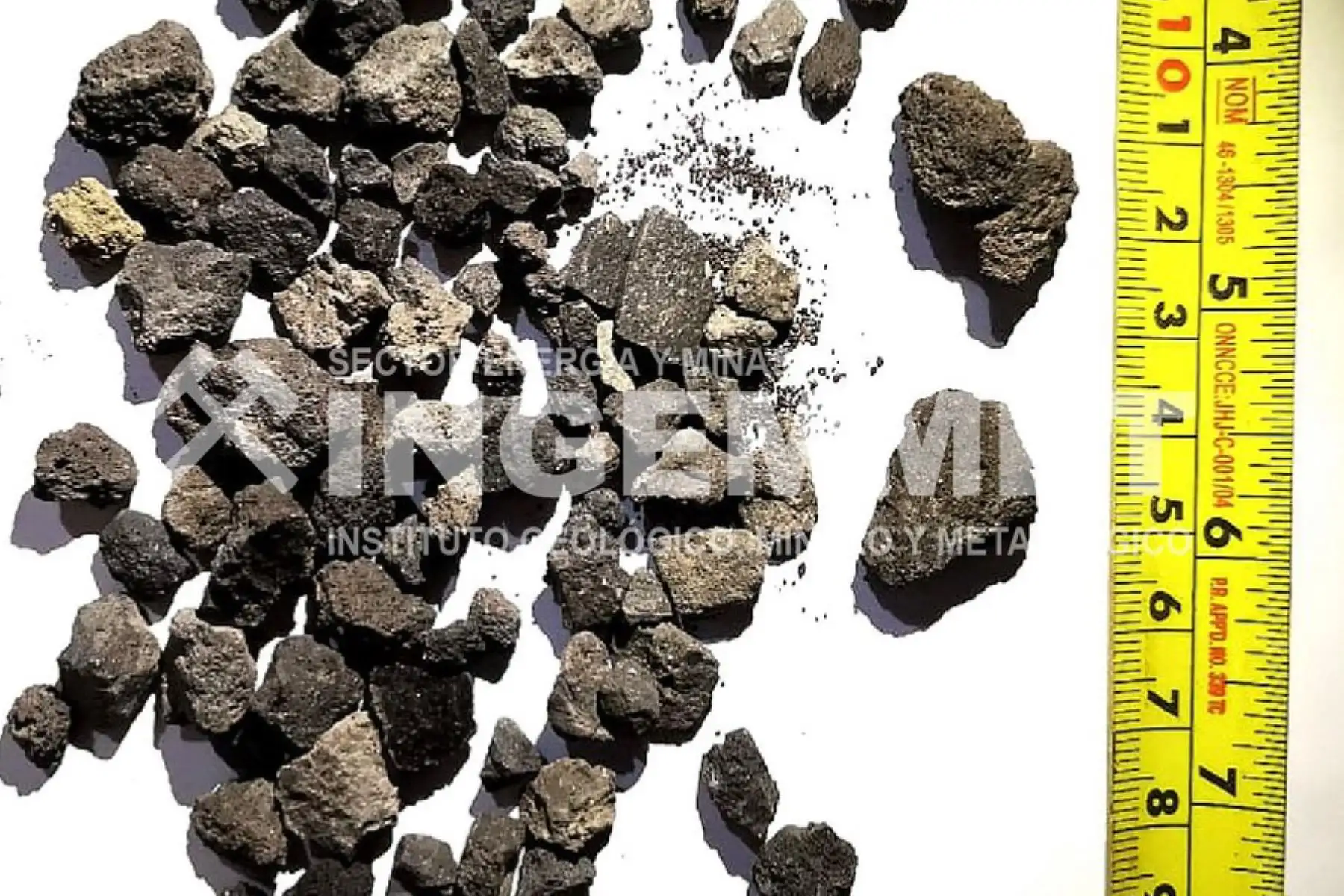 Volcán Ubinas, en Moquegua, expulsó piedras incandescentes luego de registrar explosión. ANDINA/Difusión