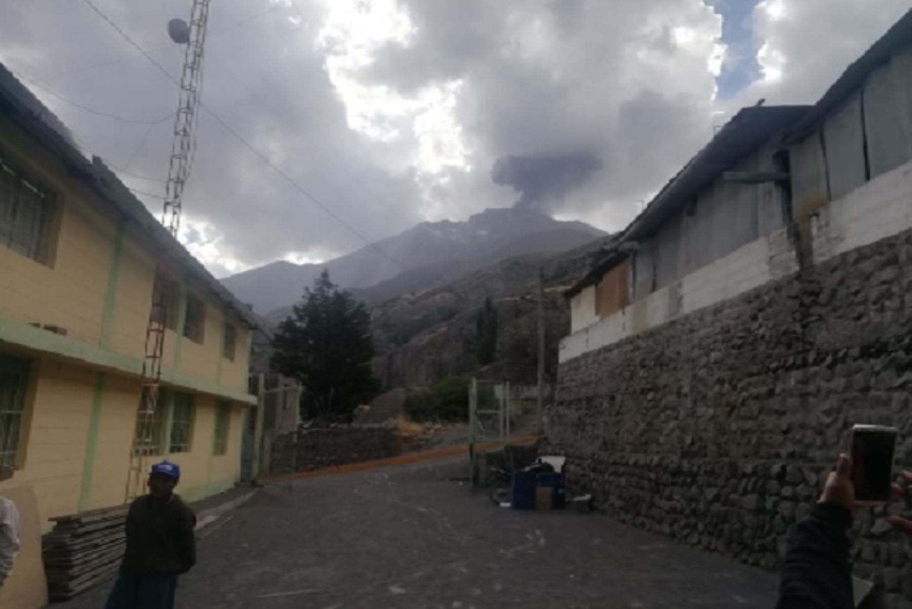 El volcán Ubinas, ubicado en la región sureña de Moquegua, empezó un nuevo proceso eruptivo. Foto: ANDINA/Difusión