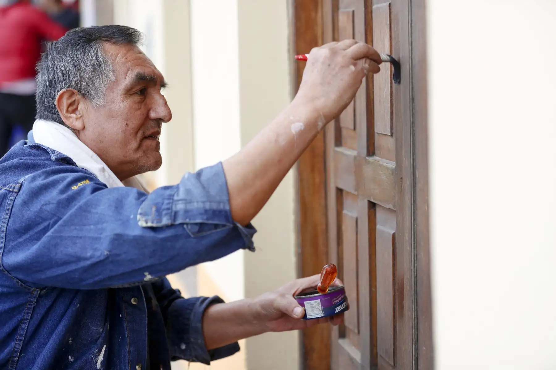 Feliciano Chavez Acuña de 62 años muy feliz espera el inicio de los Juegos panamericanos y uno de los beneficiados, su vivienda ubicada en la Av. Primavera frente a la sede Andres Avelino Caceres. Foto: ANDINA/Josue Ramos