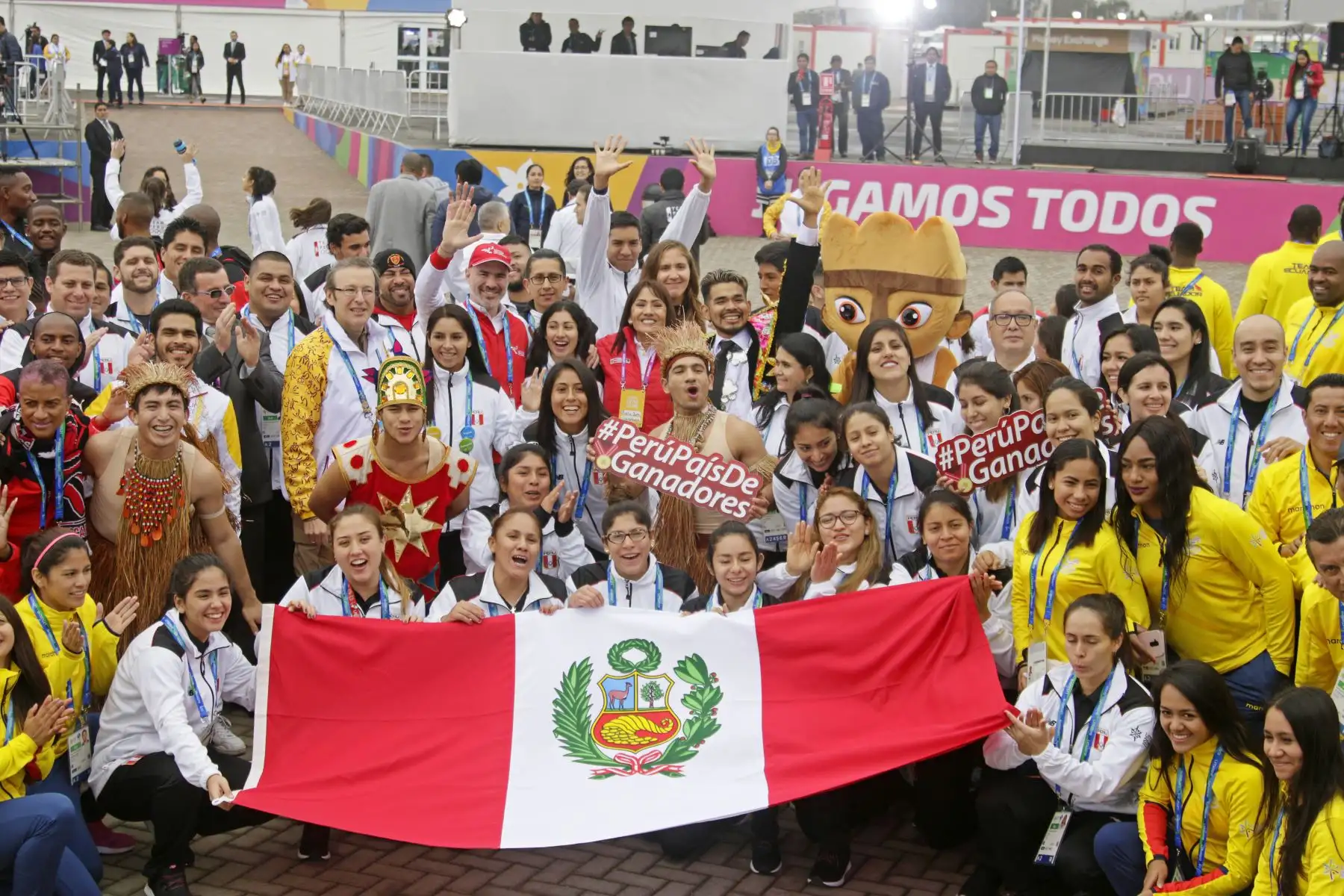 Emotiva bienvenida oficial a la Delegación Peruana en la Villa Panamericana.
Foto: Lima 2019