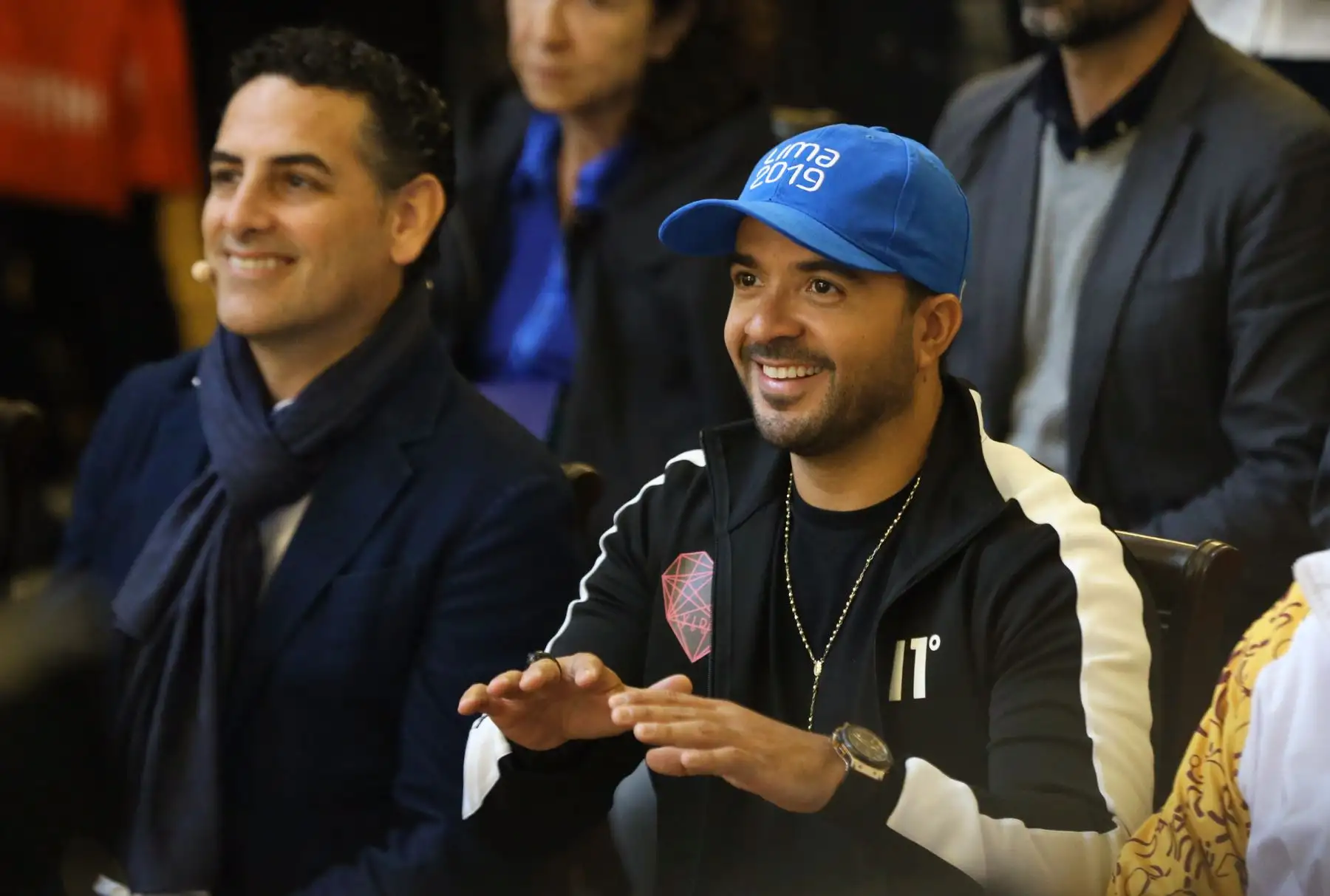 Juan Diego Flórez en el encuentro especial con los jóvenes y niños de la orquesta y coros de Sinfonía por el Perú, son acompañados por Luis Fonsi .Foto: ANDINA/Norman Córdova